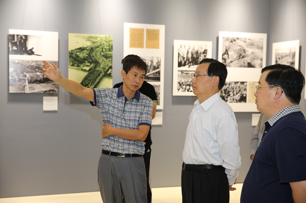 蔣作君常務副主席赴中國政協文史館參觀紀念抗戰勝利影像檔案展