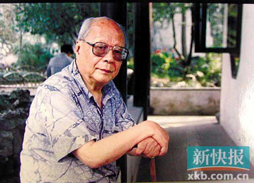 簡介 王季遷(1907-2003) 又名王己千。由于嫌“季遷”筆劃太多,改為“己千”,取“人十之,己千之”之意。他稱:“別人學十次就會的東西,我要學一千次,因我的天分沒有別人高”。1907年生于蘇州,早年師從收藏家兼畫家吳湖帆,晚年定居美國。他的藏品涵蓋宋、元、明、清歷代珍品。晚年,王季遷將大量藏畫賣給美國紐約大都會博物館,由此毀譽不一。