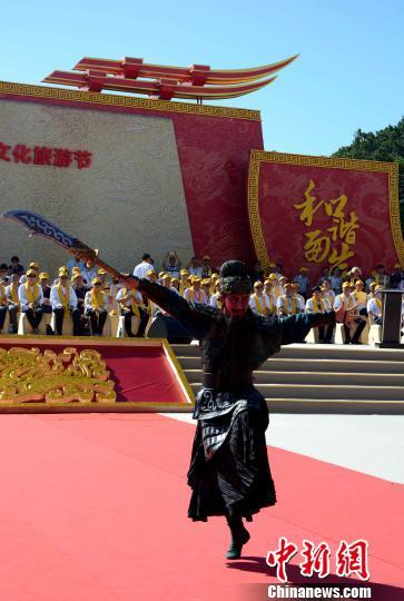 中國僑網圖為《關公》舞劇折子戲表演。　張金川　攝