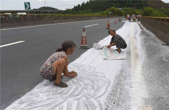 村民順走高速路上工業鹽2