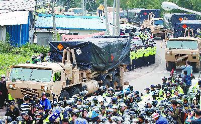 7日，韓國出動大量警力沖破民眾封鎖，強行部署“薩德”系統