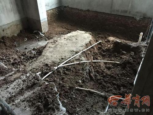 小區一樓住戶為建復式向下挖 物業:不要緊可以挖