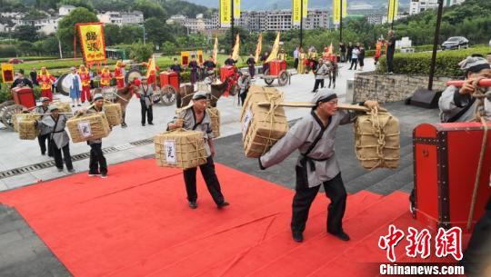 八百年后再聚首四川遂寧宋代龍泉青瓷于故里歸源展出