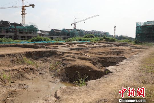 圖為梅里遺址現場。　管亦鳴 攝